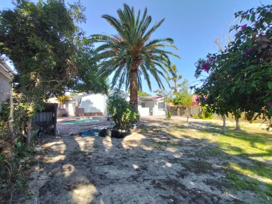 3 Bedroom Property for Sale in Loucharmante Western Cape